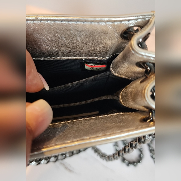 Chanel Silver Patent CC Crossbody phone holder Ruthenium hardware - Picture 8 of 12